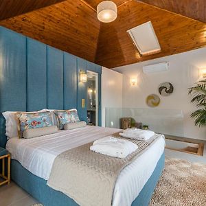 Victoria Project - Houses - Private Parking
